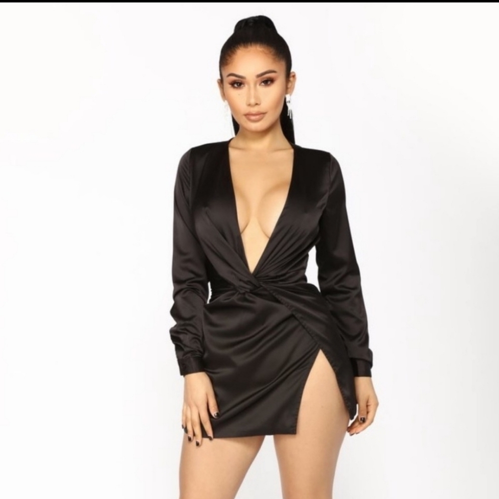 - SIZE Small Black dress FN SF